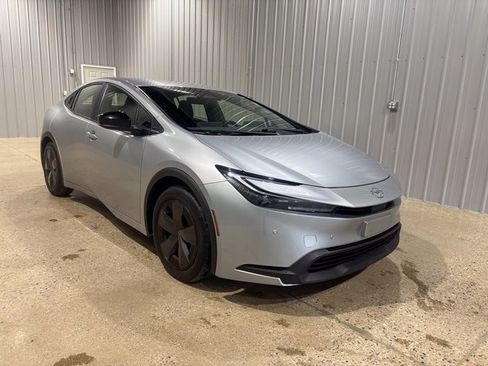 Used 2024 Toyota Prius LE image 7