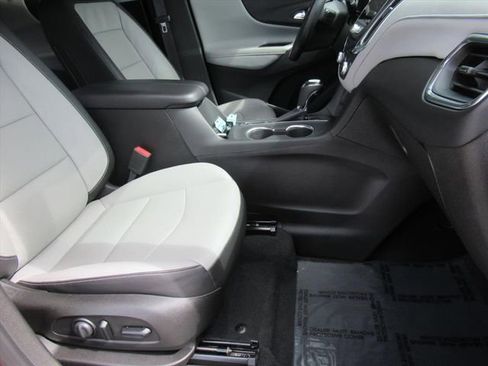 Used 2021 Chevrolet Equinox Premier image 9