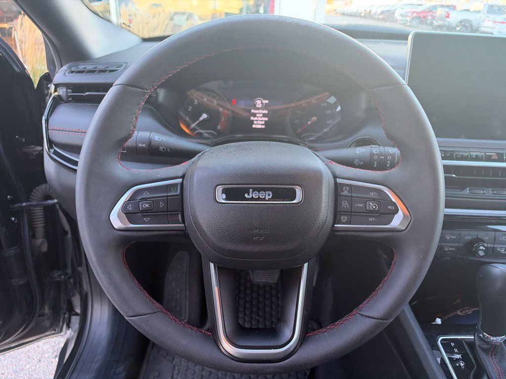 Certified 2025 Jeep Compass Trailhawk AWD/4WD image 12