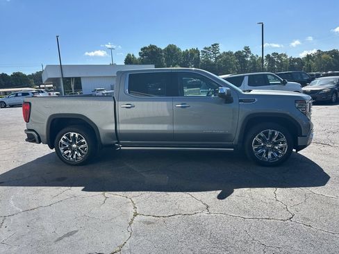 Used 2023 GMC Sierra 1500 Denali w/ Denali Reserve Package AWD/4WD image 5