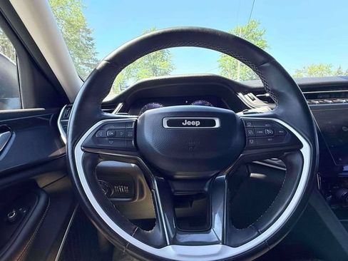 Used 2022 Jeep Grand Cherokee L Laredo w/ Luxury Tech Group I AWD/4WD image 22
