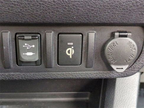 Used 2017 Toyota Tacoma TRD Sport w/ Premium & Technology Package image 23