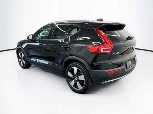 Used 2022 Volvo XC40 T5 Momentum AWD/4WD image 5