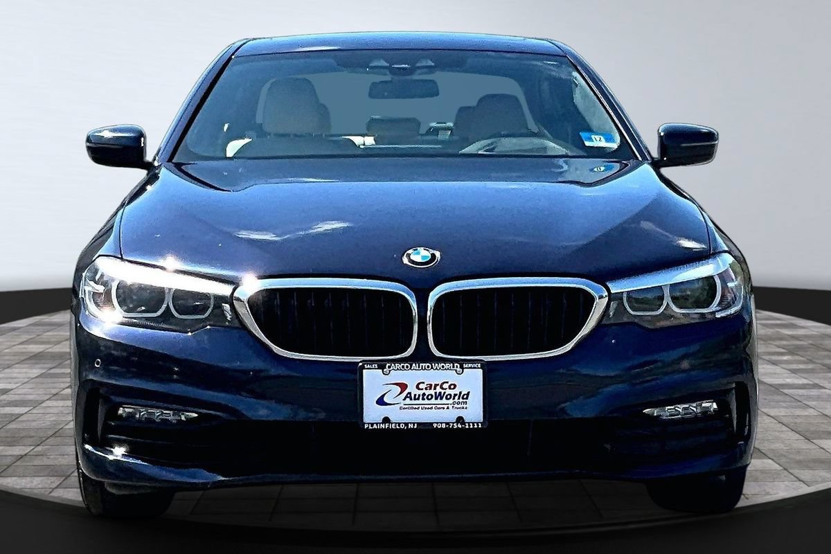 Used 2018 BMW 530i xDrive AWD/4WD image 2