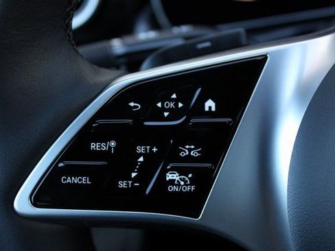 New 2025 Mercedes-Benz C 300 4MATIC Sedan image 20