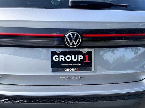 New 2026 Volkswagen Taos SE FWD image 15