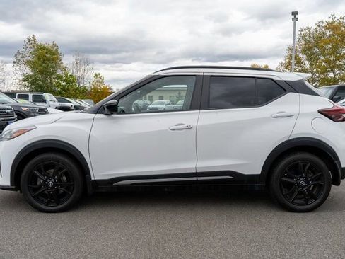 Used 2023 Nissan Kicks SR image 9
