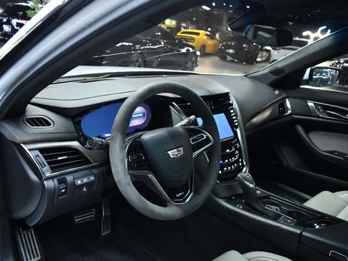 Used 2016 Cadillac CTS V w/ Luxury Package image 32