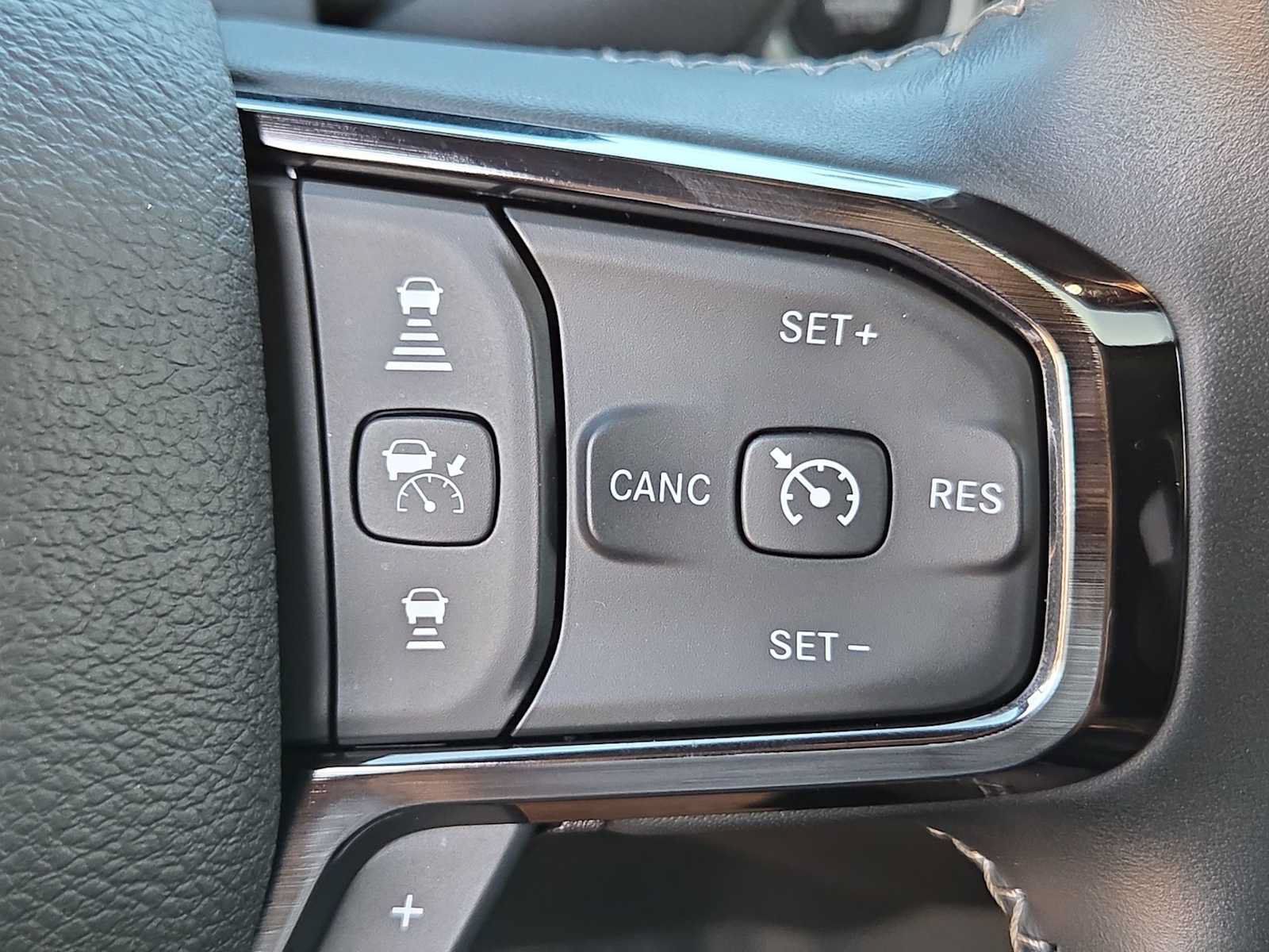 Used 2026 RAM 3500 Limited AWD/4WD image 23