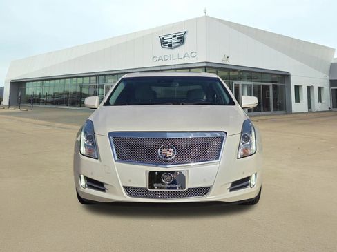 Used 2013 Cadillac XTS Premium FWD image 2