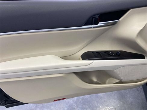 Used 2023 Toyota Camry LE image 17