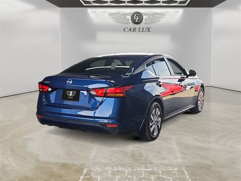 Used 2024 Nissan Altima 2.5 S image 5