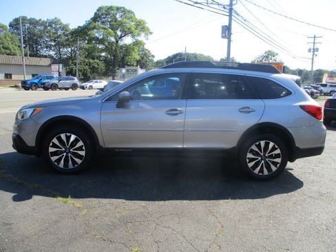Used 2016 Subaru Outback 3.6R Limited image 4