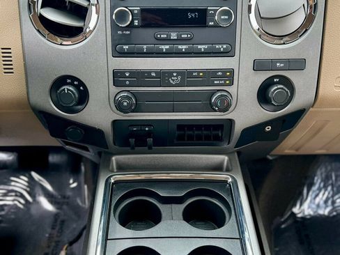 Used 2011 Ford F250 XLT w/ Snow Plow Prep Pkg AWD/4WD image 18