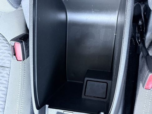 Used 2021 Ford Escape SE image 19