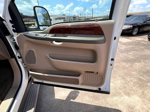 Used 2001 Ford Excursion Limited image 30