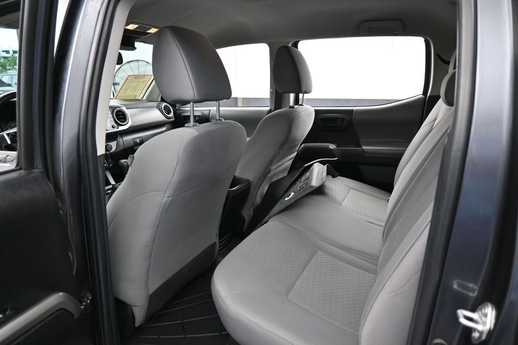 Used 2022 Toyota Tacoma SR5 w/ Technology Package RWD image 35