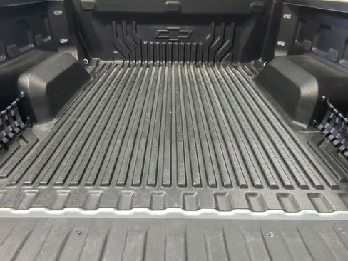 Used 2024 Chevrolet Silverado 1500 LT AWD/4WD image 37