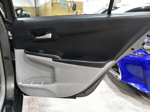Used 2012 Toyota Camry LE image 33