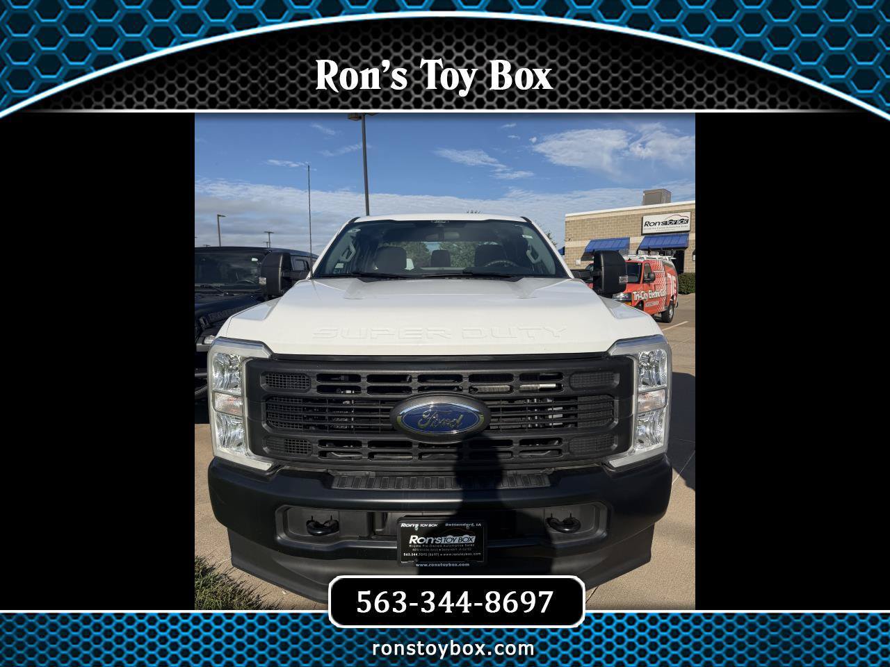 Used 2025 Ford F250 XL w/ F-250 >10K GVWR Package AWD/4WD image 1