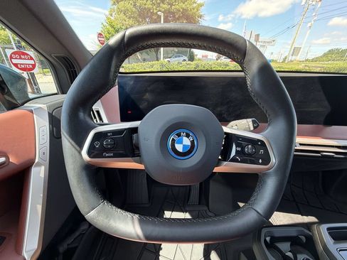 Used 2024 BMW iX xDrive50 w/ Premium Package AWD/4WD image 23