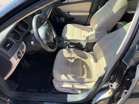 Used 2018 Volkswagen Jetta SE FWD image 8