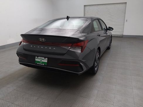 Used 2025 Hyundai Elantra Sport FWD image 7