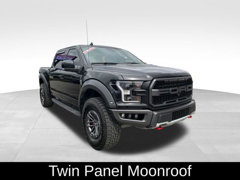 Used 2019 Ford F150 Raptor w/ Equipment Group 802A Luxury image 3