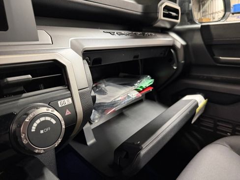 Used 2025 Toyota Tacoma TRD Sport w/ TRD Sport Upgrade Package image 38