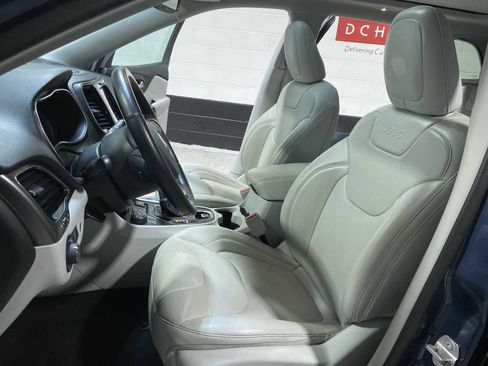 Used 2020 Jeep Cherokee Limited image 11