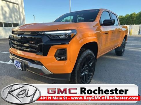 Used 2025 Chevrolet Colorado Z71 w/ Z71 Convenience Package 2 AWD/4WD image 1