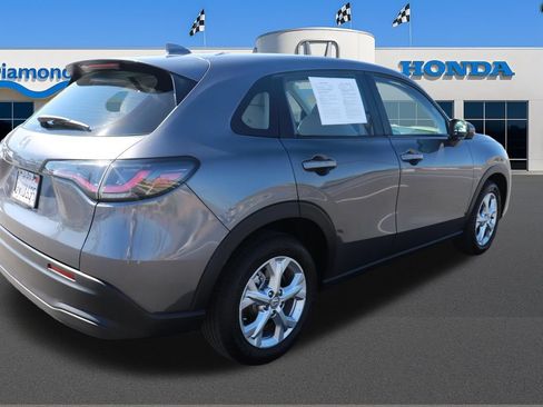 Used 2023 Honda HR-V LX image 7