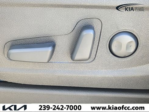 New 2025 Kia Telluride S image 19