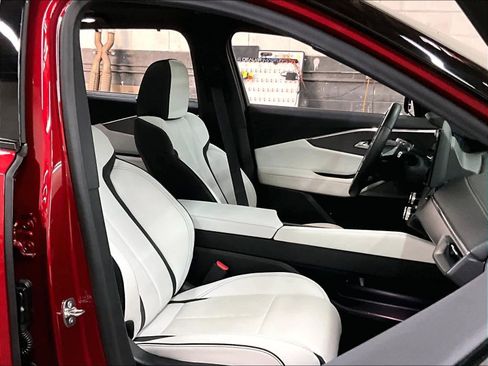 Used 2024 Acura ZDX Type S image 9