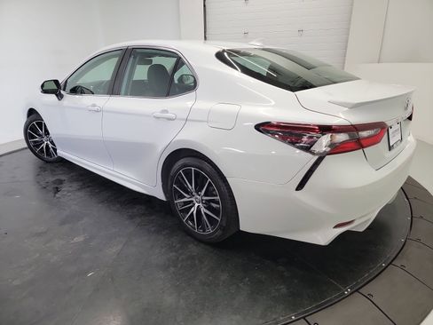 Used 2023 Toyota Camry SE FWD image 6