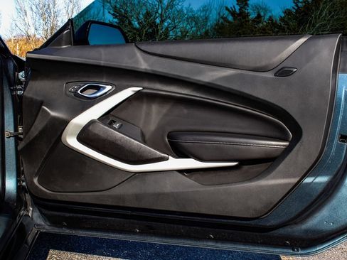 Used 2019 Chevrolet Camaro LT w/ RS Package image 11