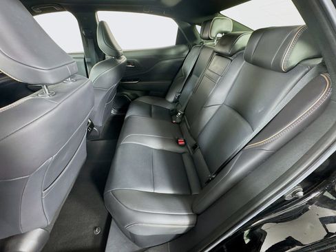 Used 2024 Toyota Crown Limited AWD/4WD image 18