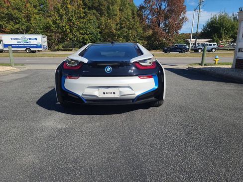 Used 2016 BMW i8 image 6