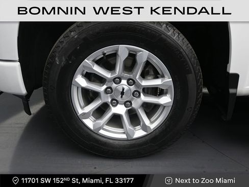 Used 2023 Chevrolet Silverado 1500 RST image 9