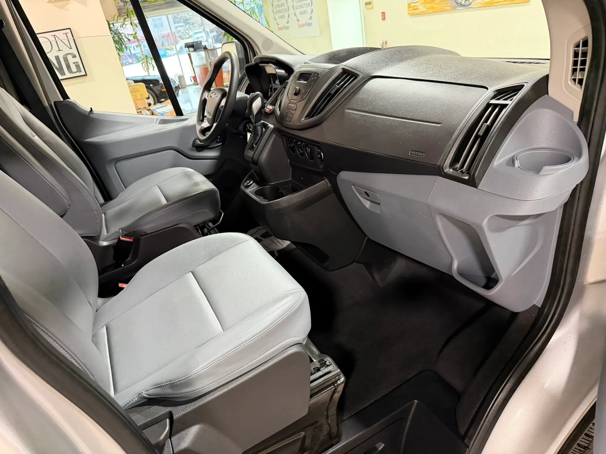 Used 2019 Ford Transit 250 148 Medium Roof RWD image 32