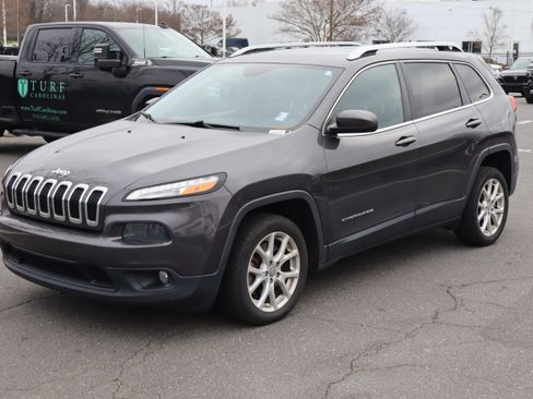 Used 2015 Jeep Cherokee Latitude w/ Cold Weather Group image 5