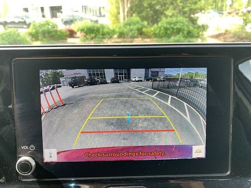 Used 2023 Toyota Venza LE image 22