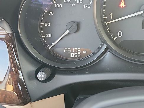 Certified 2024 Porsche Macan GTS image 18