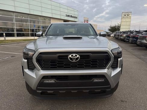 Used 2024 Toyota Tacoma image 2