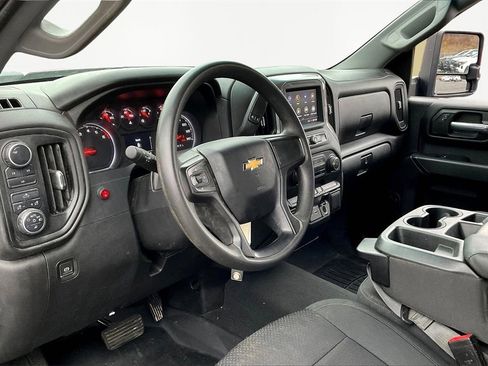 Used 2021 Chevrolet Silverado 2500 Custom w/ Custom Value Package image 18