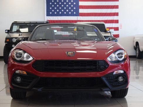 Used 2020 FIAT 124 Spider Abarth w/ Convenience Group RWD image 2