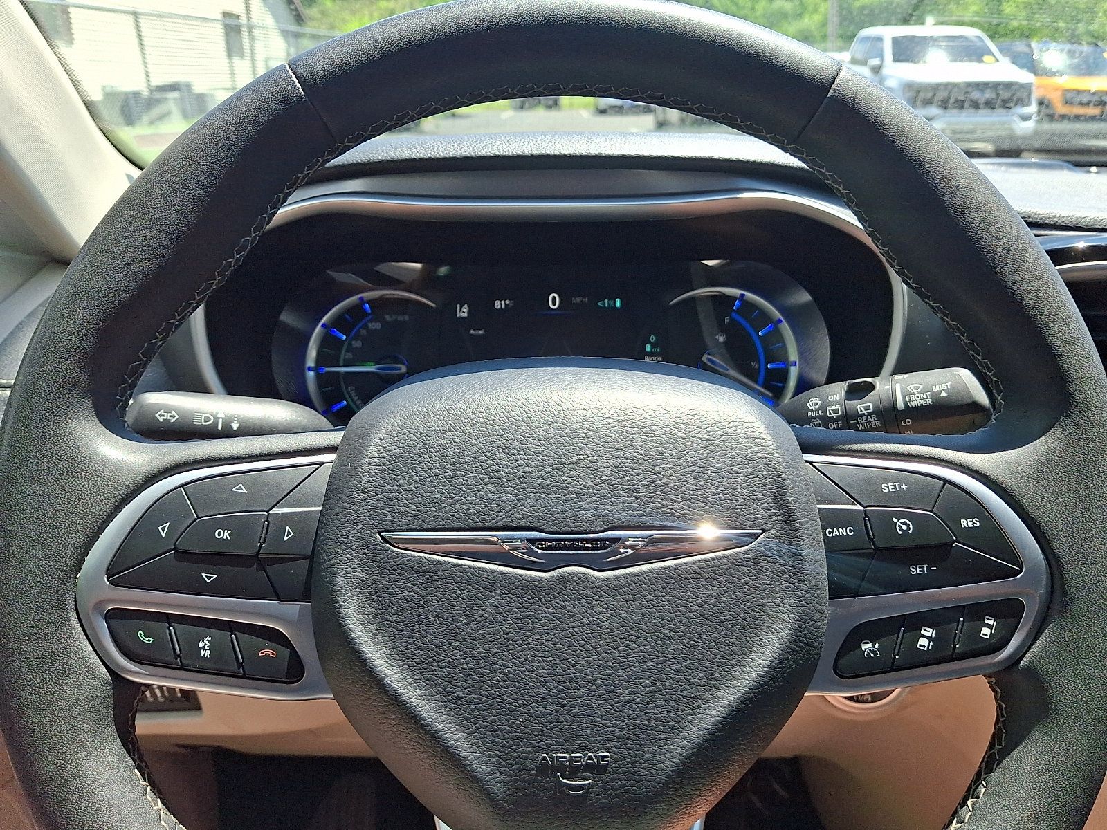 Used 2023 Chrysler Pacifica Touring-L FWD image 19