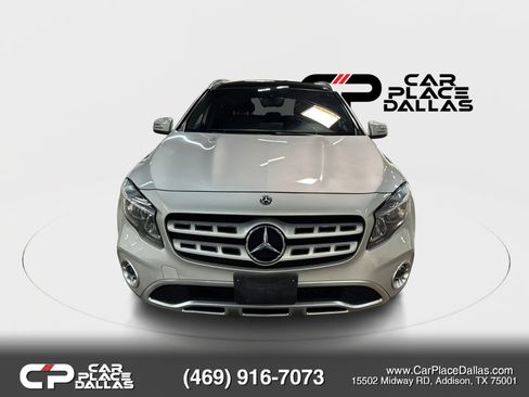 Used 2018 Mercedes-Benz GLA 250 4MATIC w/ Premium Package image 5