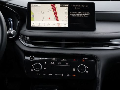 Used 2025 INFINITI QX60 Luxe w/ Vision Package image 13