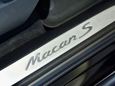 Used 2023 Porsche Macan S image 32